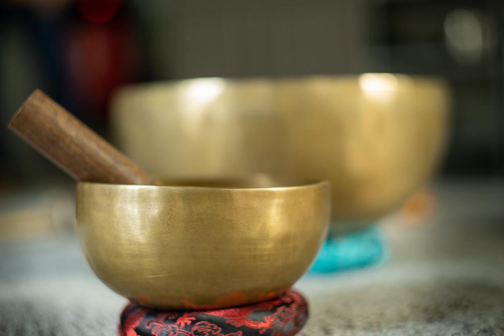 sonotherapie soins energetiques yoga chamanisme bol tibetain gong tibetain magnetisme magnetiseur soin therapie