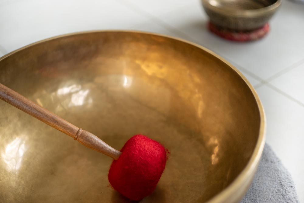 sonotherapie soins energetiques yoga chamanisme bol tibetain gong tibetain magnetisme magnetiseur soin therapie