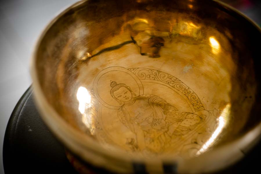 sonotherapie soins energetiques yoga chamanisme bol tibetain gong tibetain magnetisme magnetiseur soin therapie